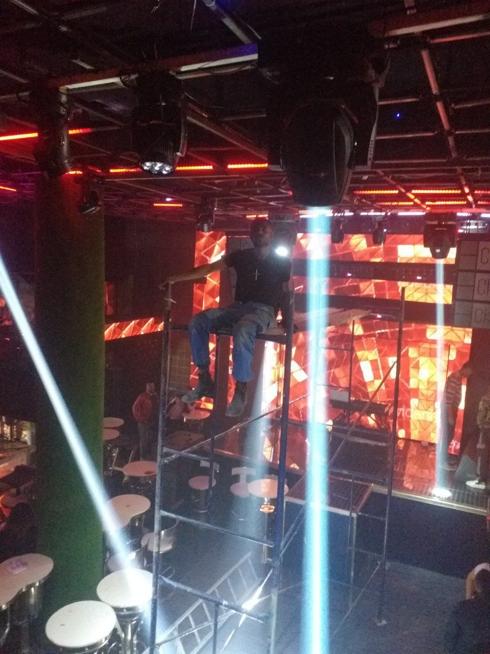 Stage lighting rig installation
